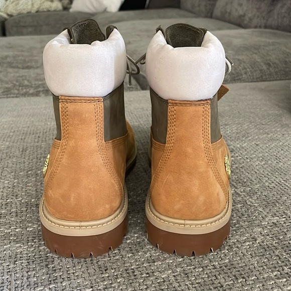 NWT TIMBERLAND Waterproof Boots! - Picture 5 of 12